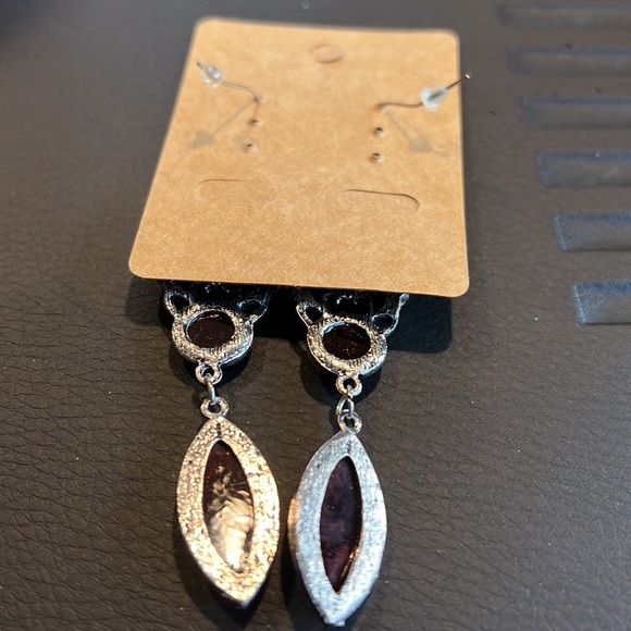 New Brown stoned hanging earrings - Picture 3 of 4